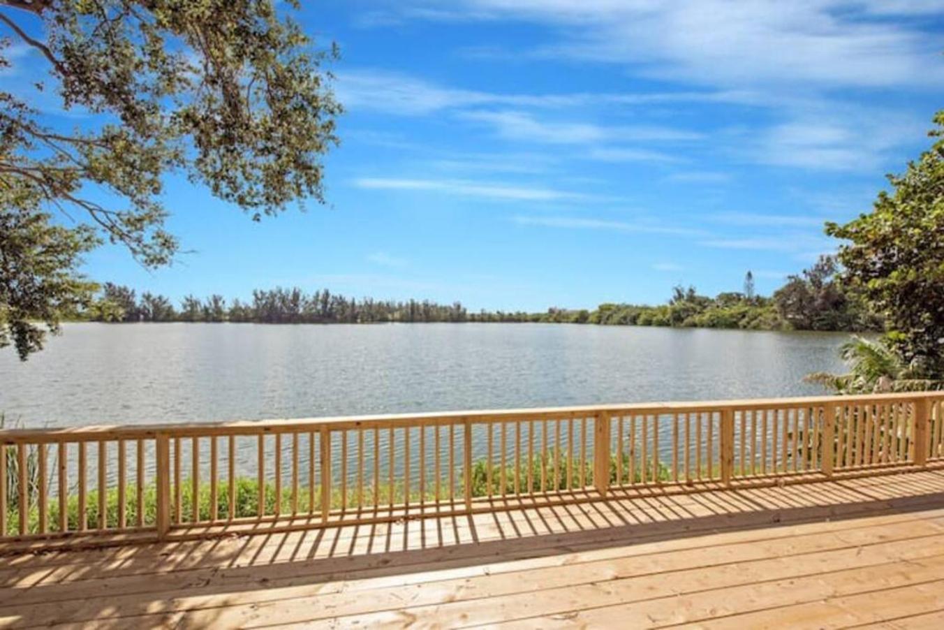 Lake House Unit 1 By Pmi Davie Extérieur photo